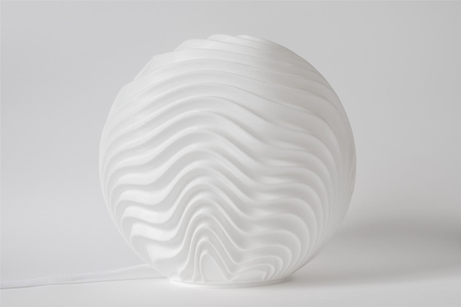 O3 DUNE SCULPTED LAMP